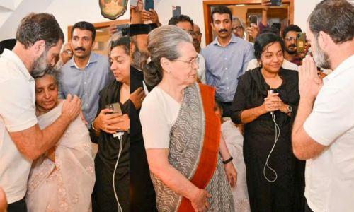 വിടവാങ്ങിയത് കേരള രാഷ്ട്രീയത്തിലെ അതികായൻ. ഉമ്മൻ ചാണ്ടിക്ക് ആദരവർപ്പിച്ച് നേതാക്കളും അണികളും