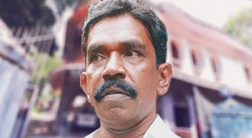 കല്ലുവാതുക്കൽ മദ്യദുരന്തക്കേസ്; 22 വര്ഷങ്ങള്ക്ക് ശേഷം മണിച്ചന് മോചനം കല്ലുവാതുക്കൽ മദ്യദുരന്തക്കേസ്; 22 വര്ഷങ്ങള്ക്ക് ശേഷം മണിച്ചന് മോചനം