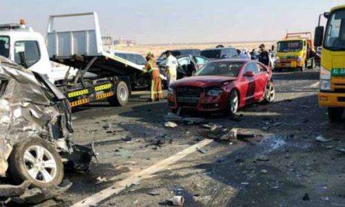 കനത്ത മൂ­ടൽ മഞ്ഞ് : അബു­ദാ­ബി­യിൽ 44 വാ­ഹനങ്ങൾ കൂ­ട്ടി­യി­ടി­ച്ചു­