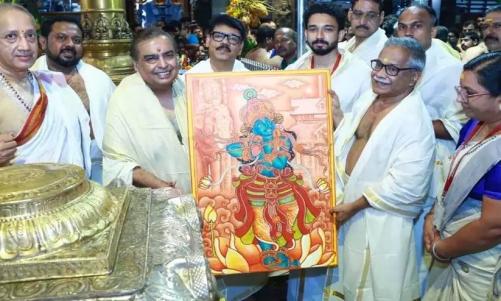 ഗുരുവായൂരില്‍ 15 കോടി കാണിക്ക നൽകി മുകേഷ് അംബാനി