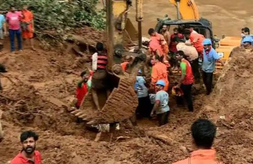 കൊക്കയാറിൽ കണ്ണീർ കാഴ്ച്ച; മണ്ണില്‍ പുതഞ്ഞ് 3 കുട്ടികളുടെ മൃതദേഹങ്ങള്‍