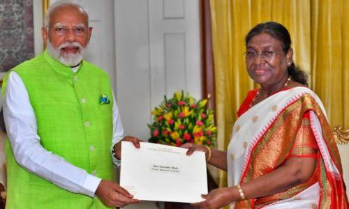 രണ്ടാം നരേന്ദ്ര മോദി സർക്കാർ രാജിവെച്ചു; രാജിക്കത്ത് രാഷ്ട്രപതിക്ക് കൈമാറി രണ്ടാം നരേന്ദ്ര മോദി സർക്കാർ രാജിവെച്ചു; രാജിക്കത്ത് രാഷ്ട്രപതിക്ക് കൈമാറി