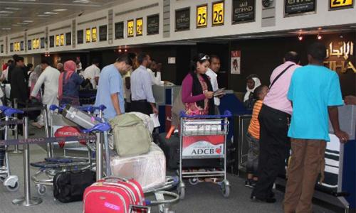 യു­.എ.ഇ വി­മാ­നത്താ­വളം വഴി­ കടന്നു­ പോ­കു­ന്നവർ‍­ക്ക് ട്രാ­ൻ­സി­റ്റ് വി­സ അനു­വദി­ക്കും