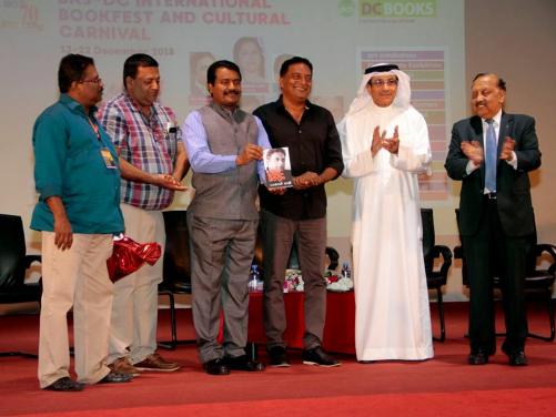 വോട്ട് ചെയ്യുന്നത് പശുക്കളല്ല: പ്രകാശ് രാജ് 