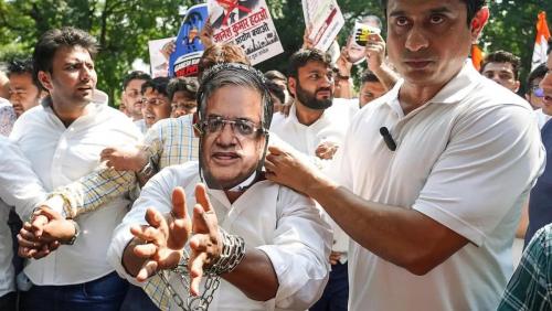 ഗ്യാനേഷ് കുമാറിനെതിരെ പ്രതിപക്ഷ നീക്കം കടുക്കുന്നു: രാജ്യവ്യാപകമായി ഒപ്പുശേഖരണം ആരംഭിച്ചു