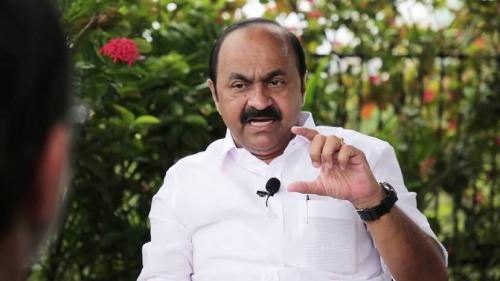 മോദിയുടെ അതേ സ്വരത്തിലാണ് പിണറായിയുടെ സംസാരമെന്ന് വിഡി സതീശൻ മോദിയുടെ അതേ സ്വരത്തിലാണ് പിണറായിയുടെ സംസാരമെന്ന് വിഡി സതീശൻ