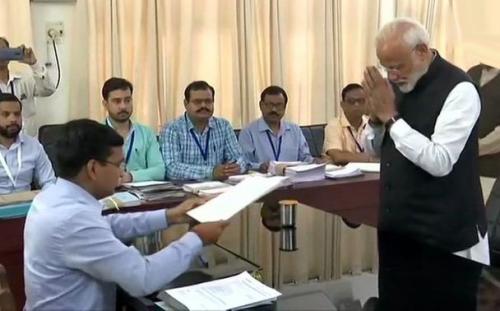 പ്രധാനമന്ത്രി നരേന്ദ്ര മോദി വാരാണസിയിൽ നാമനിർദ്ദേശ പത്രിക സമർപ്പിച്ചു പ്രധാനമന്ത്രി നരേന്ദ്ര മോദി വാരാണസിയിൽ നാമനിർദ്ദേശ പത്രിക സമർപ്പിച്ചു