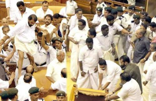 നിയമസഭാ കയ്യാങ്കളി കേസിന് സ്റ്റേ ഇല്ല; പ്രതികളായ മന്ത്രിമാർ നാളെ ഹാജരാകണം നിയമസഭാ കയ്യാങ്കളി കേസിന് സ്റ്റേ ഇല്ല; പ്രതികളായ മന്ത്രിമാർ നാളെ ഹാജരാകണം