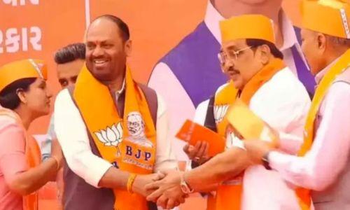 ഗുജറാത്ത് കോൺഗ്രസ് നേതാക്കളായ നരൺ റാത്വയും മകനും ബിജെപിയിൽ ചേർന്നു