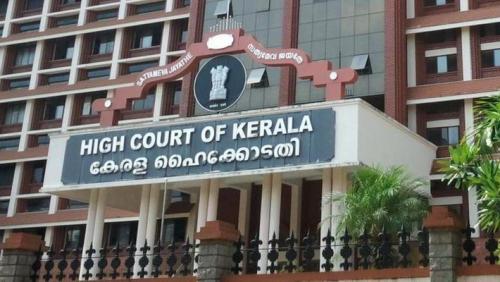 തോട്ടപ്പള്ളിയിലെ കരിമണൽ നീക്കം നിർത്തിവെക്കാൻ ഹൈക്കോടതി നിർദേശം   