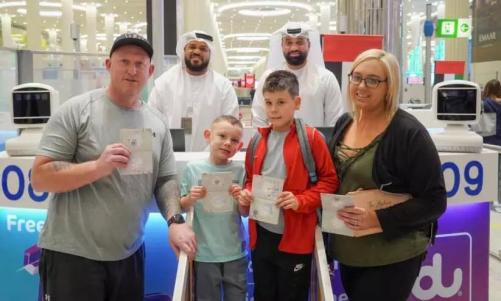 യാത്രക്കാർക്ക് ഫിറ്റ്നസ് ചലഞ്ച് മുദ്രയോടെ സ്വീകരണം