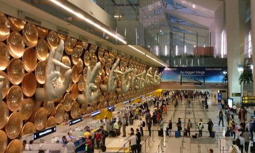 എയർ ട്രാഫിക് കൺട്രോൾ സംവിധാനം തകരാർ: ഡൽഹിയിൽ നൂറിലേറെ വിമാന സർവീസുകൾ വൈകുന്നു