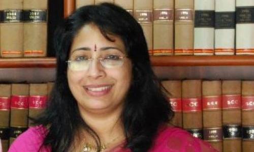 ലക്ഷ്മിയുടെ ഫ്ളാറ്റിന് മുകളില് ആത്മഹത്യാഭീഷണി ലക്ഷ്മിയുടെ ഫ്ളാറ്റിന് മുകളില് ആത്മഹത്യാഭീഷണി
