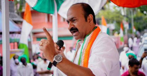 സിഡബ്ല്യുസി പിരിച്ചുവിടണമെന്ന് പ്രതിപക്ഷ നേതാവ് സിഡബ്ല്യുസി പിരിച്ചുവിടണമെന്ന് പ്രതിപക്ഷ നേതാവ്
