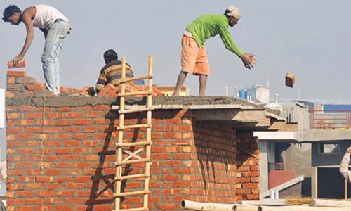 സൂ​­​ര്യാ​­​ഘാ​­​തം : സംസ്ഥാ­നത്ത് തൊ​­​ഴി​ൽ സ​മ​യം പു​­​ന​ക്ര​മീ​­​ക​രി​­​ച്ച്­ ഉത്തരവി­റക്കി­