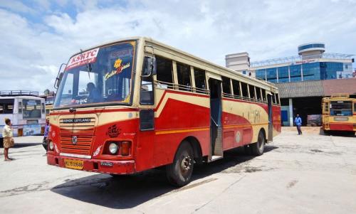 യാത്രാക്ലേശത്തിന് പരിഹാരം; വൈപ്പിനിൽ നിന്ന് എറണാകുളത്തേക്ക് അധിക സർവീസ് നടത്തും യാത്രാക്ലേശത്തിന് പരിഹാരം; വൈപ്പിനിൽ നിന്ന് എറണാകുളത്തേക്ക് അധിക സർവീസ് നടത്തും