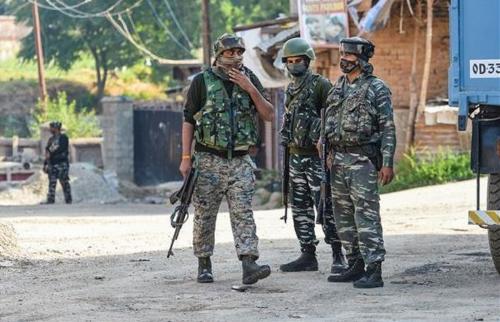 ജമ്മു കാഷ്മീരിൽ സുരക്ഷാസേന മൂന്ന് ഭീകരരെ വധിച്ചു ജമ്മു കാഷ്മീരിൽ സുരക്ഷാസേന മൂന്ന് ഭീകരരെ വധിച്ചു