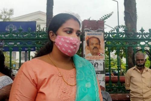 ദത്തുവിവാദം: കുഞ്ഞിനെ കേരളത്തിലെത്തിക്കാൻ അധികൃതർ ആന്ധ്രപ്രദേശിലേക്ക് തിരിച്ചു ദത്തുവിവാദം: കുഞ്ഞിനെ കേരളത്തിലെത്തിക്കാൻ അധികൃതർ ആന്ധ്രപ്രദേശിലേക്ക് തിരിച്ചു