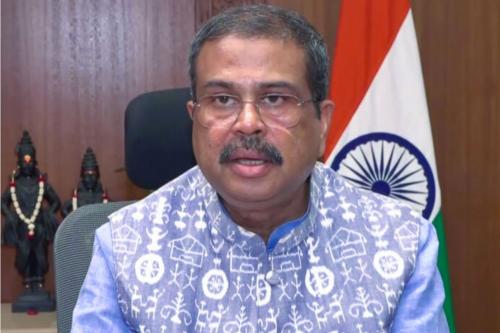 പ്രതിഷേധം ഫലം കണ്ടു: നീറ്റ് വിവാദത്തിൽ ഒടുവിൽ ധർമേന്ദ്ര പ്രധാൻ പടിയിറങ്ങി