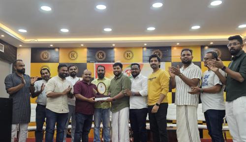 ജോൺസൺ കൊച്ചിക്ക് യാത്രയയപ്പ് നൽകി ജോൺസൺ കൊച്ചിക്ക് യാത്രയയപ്പ് നൽകി