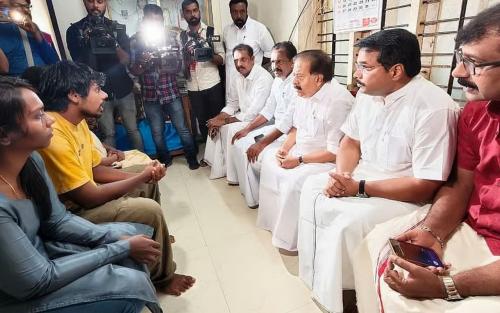 മുഖ്യമന്ത്രി മാപ്പു പറയണമെന്ന് ജോണിന്റെ മകൾ; അടിയന്തര രക്ഷാപ്രവർത്തനത്തിന് ആവശ്യപ്പെട്ട് കുടുംബം