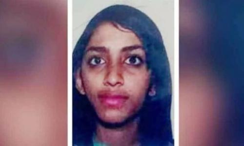 കോഴിക്കോട് ഫ്ളാറ്റിൽ നിന്ന് താഴെ വീണ് വനിതാ ഡോക്ടർ മരിച്ചു കോഴിക്കോട് ഫ്ളാറ്റിൽ നിന്ന് താഴെ വീണ് വനിതാ ഡോക്ടർ മരിച്ചു