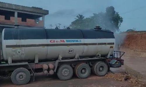 വാതക ചോര്ച്ച; വിദ്യാര്ത്ഥികള്ക്ക് ദേഹാസ്വാസ്ഥ്യം, ഡ്രൈവര്ക്കെതിരെ കേസ് വാതക ചോര്ച്ച; വിദ്യാര്ത്ഥികള്ക്ക് ദേഹാസ്വാസ്ഥ്യം, ഡ്രൈവര്ക്കെതിരെ കേസ്