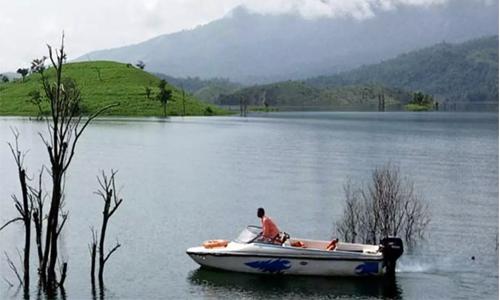 ബാണാസുര പദ്ധതി പ്രദേശത്ത് മീൻ പിടിക്കാനിറങ്ങിയ നാലുപേരെ കാണാതായി
