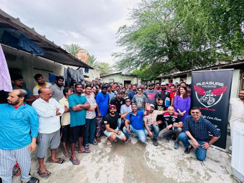 പ്ലഷർ റൈഡൈർസ് തൊഴിലാളിദിനത്തിൽ ലേബർ ക്യാമ്പുകളിൽ ഭക്ഷണപൊതികൾ വിതരണം ചെയ്തു പ്ലഷർ റൈഡൈർസ് തൊഴിലാളിദിനത്തിൽ ലേബർ ക്യാമ്പുകളിൽ ഭക്ഷണപൊതികൾ വിതരണം ചെയ്തു