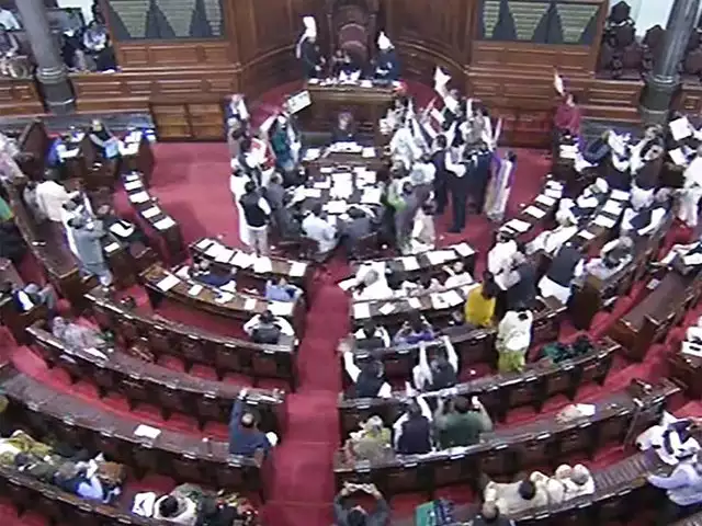 രാ​ജ്യ​സ​ഭ​യി​ൽ പ്ര​തി​ഷേ​ധി​ച്ച മൂ​ന്ന് എം​പി​മാ​രെ സ​സ്പെ​ൻ​ഡ് ചെ​യ്തു
