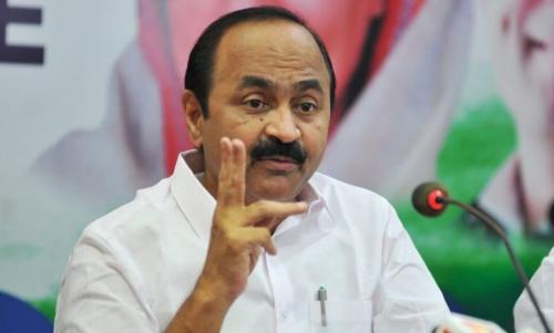 കാര്യവട്ടത്തെ ഏകദിന മത്സരവിവാദം: കായിക മന്ത്രിക്കെതിരെ പ്രതിപക്ഷ നേതാവും രംഗത്ത് കാര്യവട്ടത്തെ ഏകദിന മത്സരവിവാദം: കായിക മന്ത്രിക്കെതിരെ പ്രതിപക്ഷ നേതാവും രംഗത്ത്