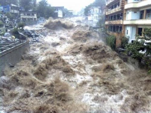 ഉത്തരാഖണ്ഡിൽ മേഘവിസ്ഫോടനം; നിരവധിപ്പേർ കുടുങ്ങിക്കിടക്കുന്നു