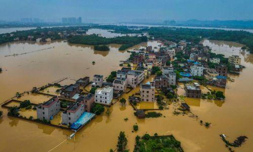 ചൈനയിൽ കനത്ത മഴയും വെള്ളപ്പൊക്കവും; ഒരു ലക്ഷത്തിലധികം പേരെ ഒഴിപ്പിച്ചു ചൈനയിൽ കനത്ത മഴയും വെള്ളപ്പൊക്കവും; ഒരു ലക്ഷത്തിലധികം പേരെ ഒഴിപ്പിച്ചു