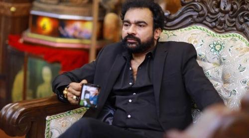സർക്കാർ എന്തിനാണ് മോൻസനെ സംരക്ഷിക്കാൻ ശ്രമിക്കുന്നതെന്ന് ഹൈക്കോടതി സർക്കാർ എന്തിനാണ് മോൻസനെ സംരക്ഷിക്കാൻ ശ്രമിക്കുന്നതെന്ന് ഹൈക്കോടതി