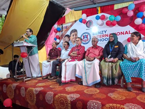 പഠന രീതി പോലെ പ്രവേശനോത്സവവും വ്യതിരിക്തമാക്കി പൊന്നാനി ബെൻസി മോണ്ടിസ്സോറി സ്കൂൾ പഠന രീതി പോലെ പ്രവേശനോത്സവവും വ്യതിരിക്തമാക്കി പൊന്നാനി ബെൻസി മോണ്ടിസ്സോറി സ്കൂൾ