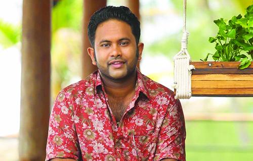 അജുവർ‍ഗ്ഗീസ് തിരക്കഥാകൃത്താകുന്നു
