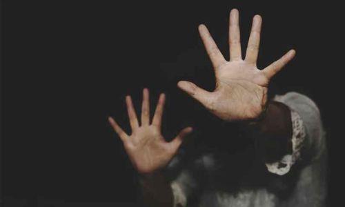 34കാരിയെ ബലാത്സംഗം ചെയ്ത് റോഡിൽ ഉപേക്ഷിച്ച നിലയിൽ 34കാരിയെ ബലാത്സംഗം ചെയ്ത് റോഡിൽ ഉപേക്ഷിച്ച നിലയിൽ