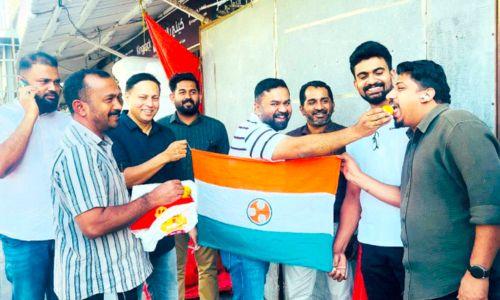 യു.ഡി.എഫ് വിജയം: ഐ.വൈ.സി.സി മധുരവിതരണം നടത്തി യു.ഡി.എഫ് വിജയം: ഐ.വൈ.സി.സി മധുരവിതരണം നടത്തി