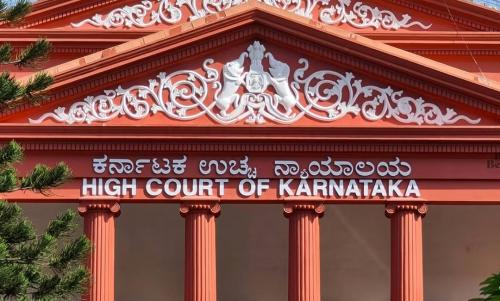 വധുവിന് 18 വയസ് ആയില്ലെങ്കിലും ഹിന്ദു വിവാഹനിയമപ്രകാരം വിവാഹം അസാധുവല്ല; കർണാടക ഹൈക്കോടതി വധുവിന് 18 വയസ് ആയില്ലെങ്കിലും ഹിന്ദു വിവാഹനിയമപ്രകാരം വിവാഹം അസാധുവല്ല; കർണാടക ഹൈക്കോടതി