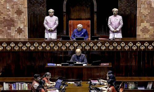 രാജ്യസഭയിലെ കോണ്ഗ്രസ് ബെഞ്ചില്നിന്ന് നോട്ടുകെട്ട് കണ്ടെത്തി; അന്വേഷണം പ്രഖ്യാപിച്ചു രാജ്യസഭയിലെ കോണ്ഗ്രസ് ബെഞ്ചില്നിന്ന് നോട്ടുകെട്ട് കണ്ടെത്തി; അന്വേഷണം പ്രഖ്യാപിച്ചു