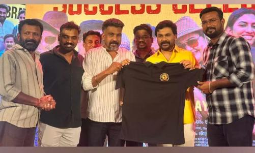 ദിലീപ് ഫാൻസ്‌ ഇന്റർനാഷനൽ ബഹ്‌റൈന്റെ ഔദ്യോഗിക ടി ഷർട്ടിന്റെ പ്രകാശനം ദിലീപ് നിർവഹിച്ചു