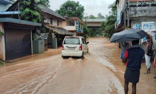 സംസ്ഥാനത്ത് അതിശക്തമായ മഴ തുടരുന്നു സംസ്ഥാനത്ത് അതിശക്തമായ മഴ തുടരുന്നു