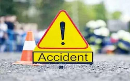 ഉത്തര്‍പ്രദേശില്‍ ട്രക്കും വാനും കൂട്ടിയിടിച്ചു; അഞ്ച് പേർ മരിച്ചു