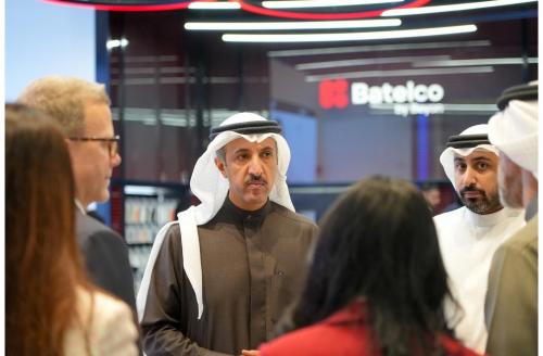 വാർത്താവിനിമയ മേഖലയുടെ സുരക്ഷ ഉറപ്പാക്കും; പ്രമുഖ ടെലികോം കമ്പനികളിൽ സന്ദർശനം നടത്തി ബഹ്‌റൈൻ മന്ത്രി