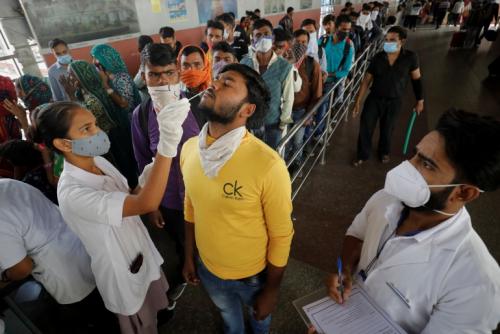 ഇന്ത്യയിൽ ഒമിക്രോൺ ബാധിതരുടെ എണ്ണം 1,892 ആയി ഇന്ത്യയിൽ ഒമിക്രോൺ ബാധിതരുടെ എണ്ണം 1,892 ആയി