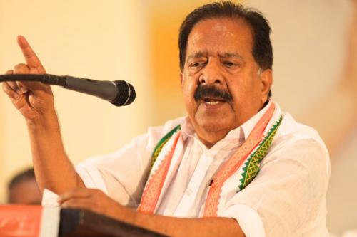 വി.ഡി. സതീശനെ മുഖ്യമന്ത്രിയായി പ്രഖ്യാപിച്ചതിൽ അതൃപ്തി അറിയിച്ച് രമേശ് ചെന്നിത്തല; മന്ത്രിസഭയിലേക്കില്ലെന്ന് സൂചന