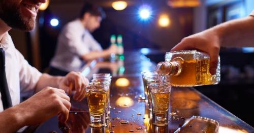 ബാർ നയത്തിൽ 'പിണറായി സ്പീഡ്'; എണ്ണം 884-ലേക്ക്