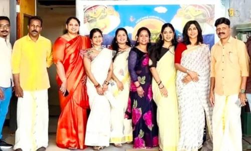 വേള്ഡ് മലയാളി കൗണ്സില് സല്മാബാദിലെ ഗാരേജുകളില് തൊഴിലാളികള്ക്കൊപ്പം ഓണം ആഘോഷിച്ചു വേള്ഡ് മലയാളി കൗണ്സില് സല്മാബാദിലെ ഗാരേജുകളില് തൊഴിലാളികള്ക്കൊപ്പം ഓണം ആഘോഷിച്ചു