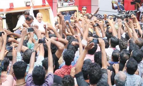 ആഭ്യന്തരമന്ത്രി ഇടപെട്ടു: ജയരാജൻ പരിയാരത്ത് തുടരും