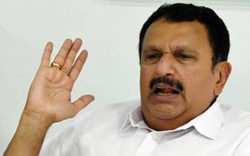 ശോഭാ സുരേന്ദ്രനെയും ഇപിയെയും കോൺഗ്രസിലേക്ക് ക്ഷണിച്ചതിൽ എംഎം ഹസനെ തള്ളി കെ മുരളീധരൻ